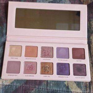 ✈️ Wander Beauty – Suite Escape Eyeshadow Palette 💖